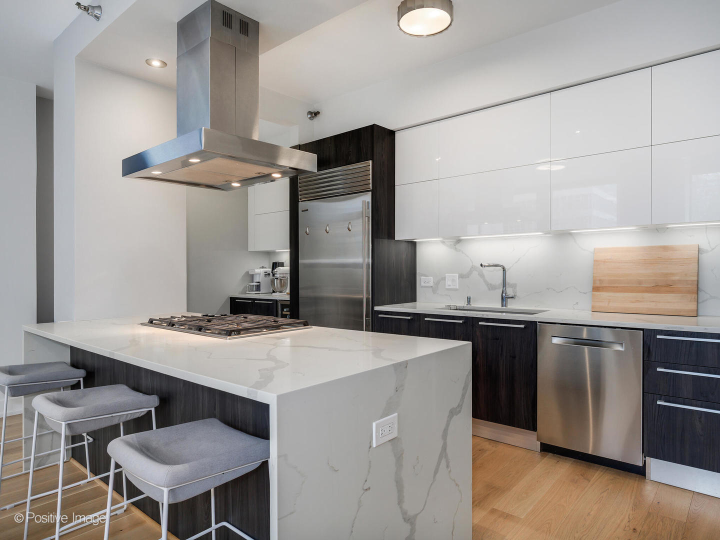 600 N KINGSBURY Street Unit: 309