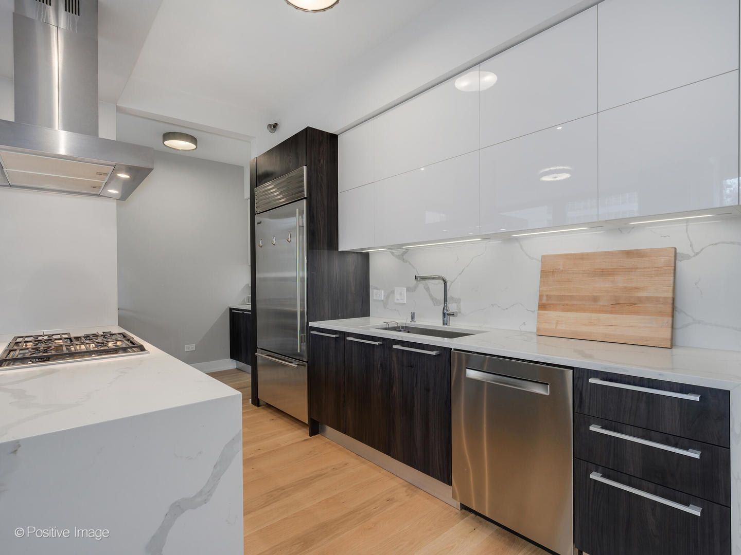 600 N KINGSBURY Street Unit: 309