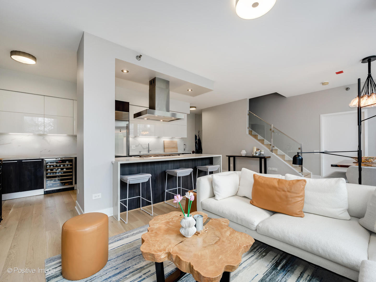600 N KINGSBURY Street Unit: 309