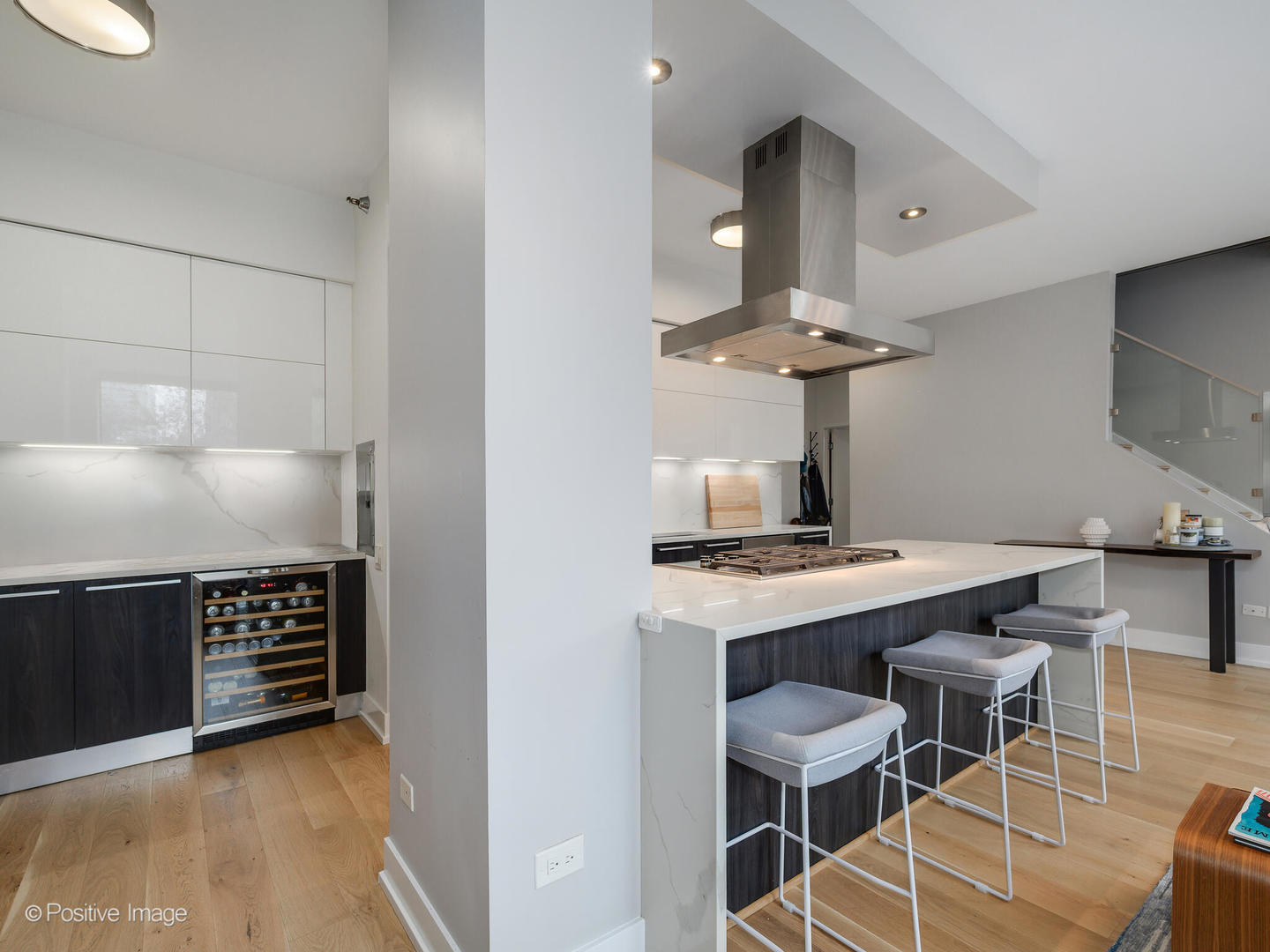 600 N KINGSBURY Street Unit: 309