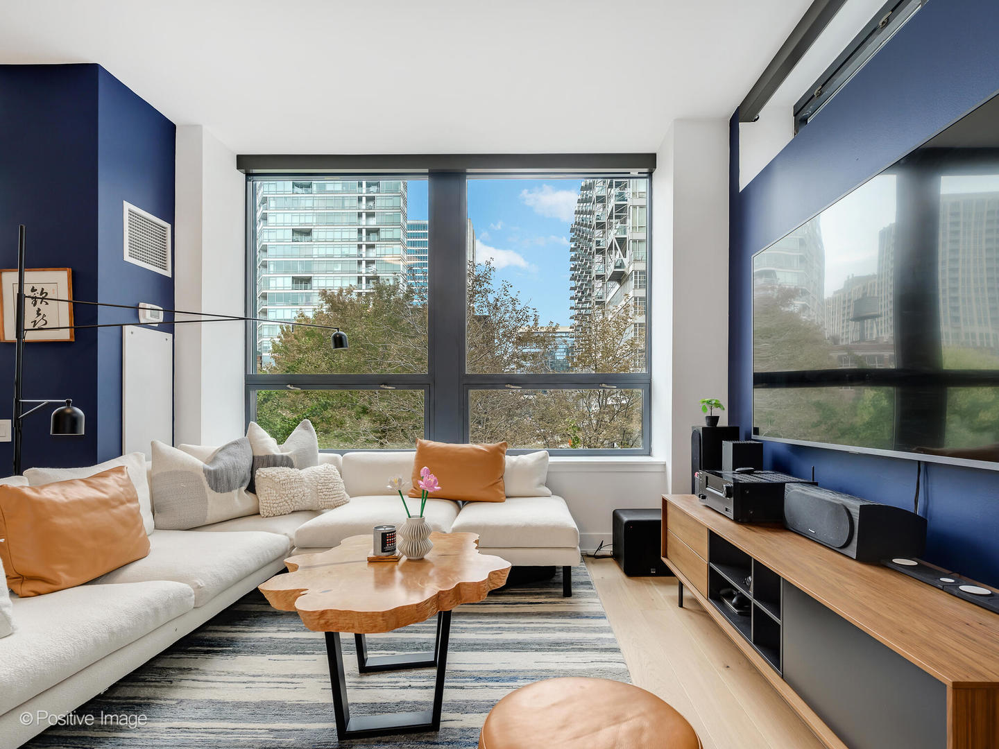 600 N KINGSBURY Street Unit: 309