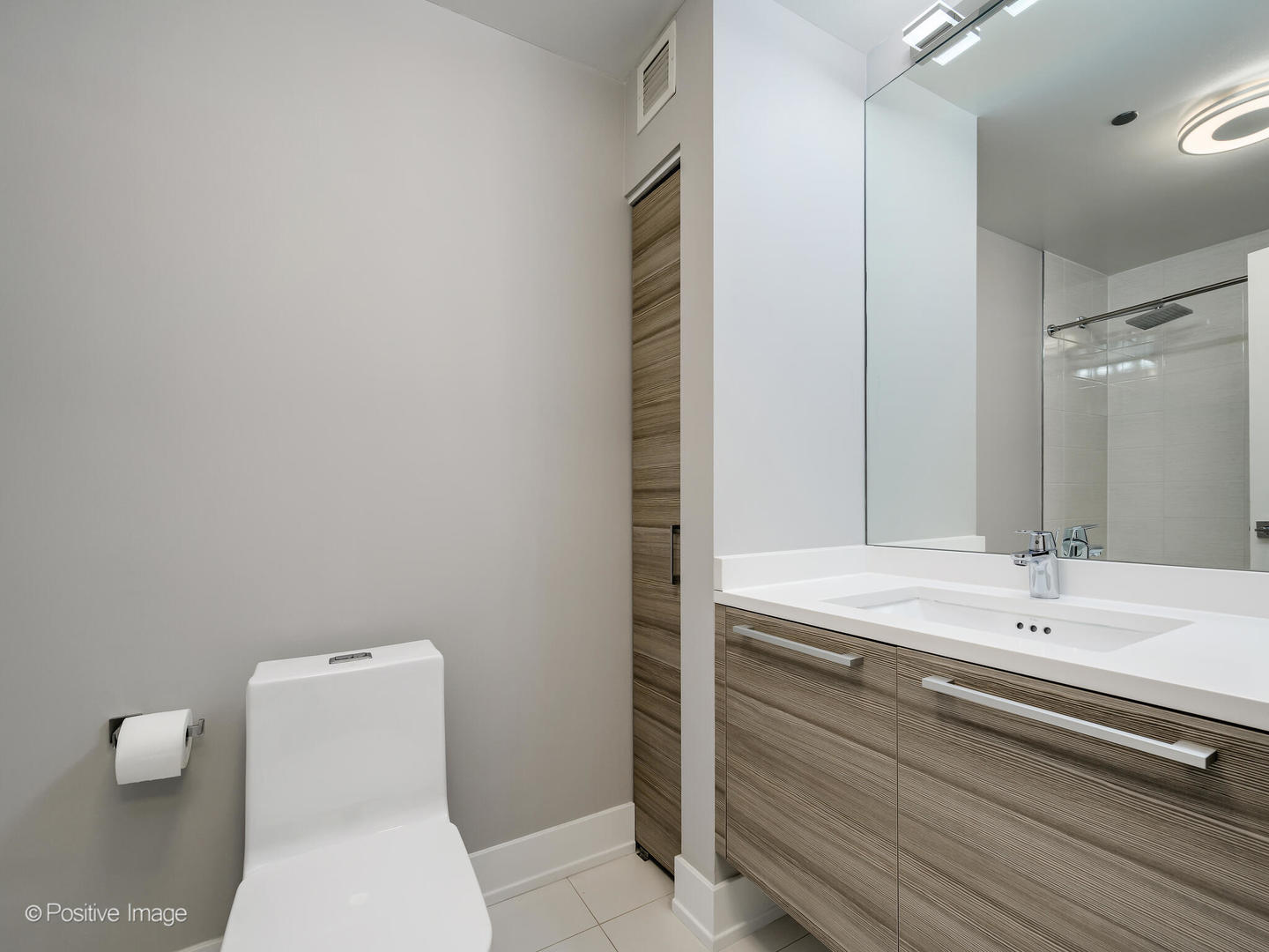 600 N KINGSBURY Street Unit: 309