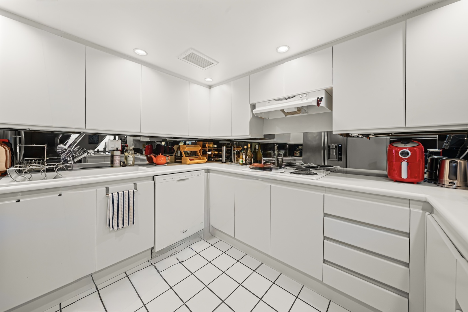 175 E Delaware Place Unit: 6706