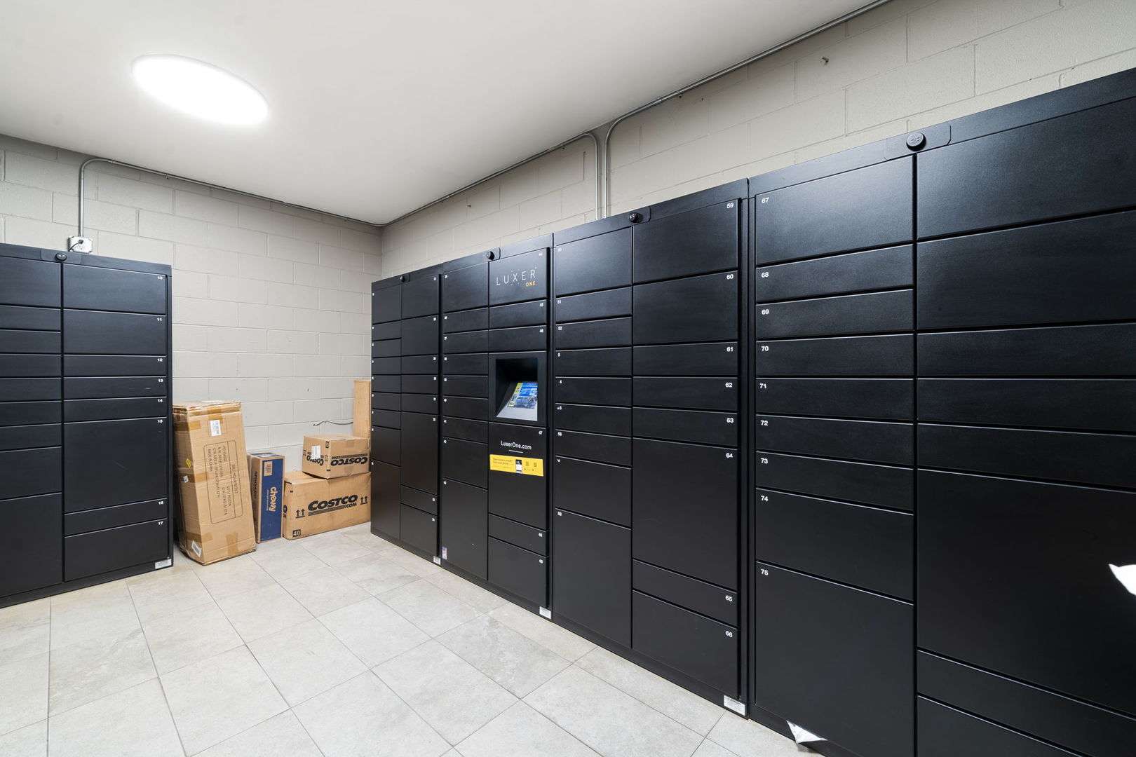 525 W Hawthorne Place Unit: 2606