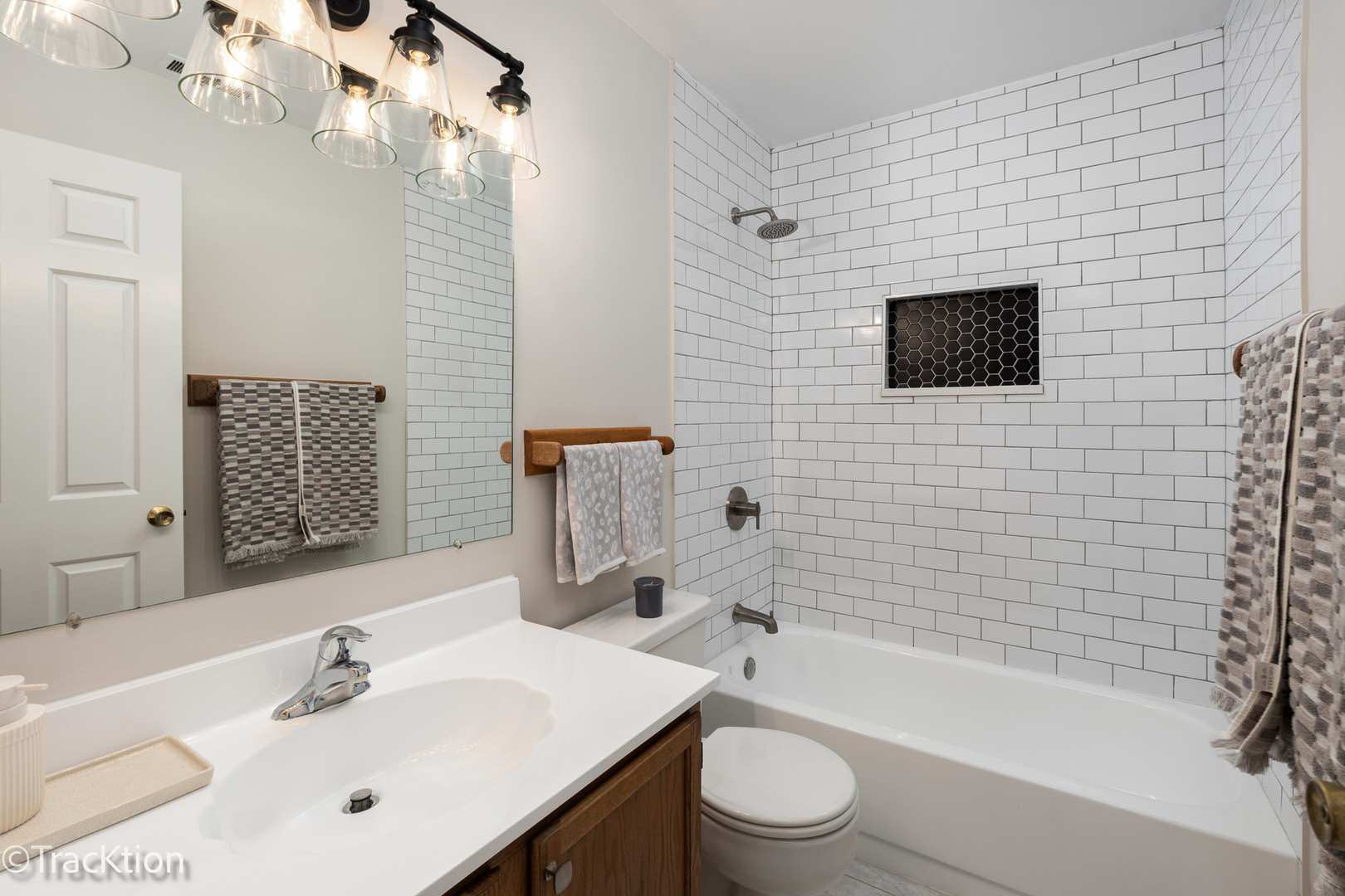 378 Sandhurst Circle Unit: 7