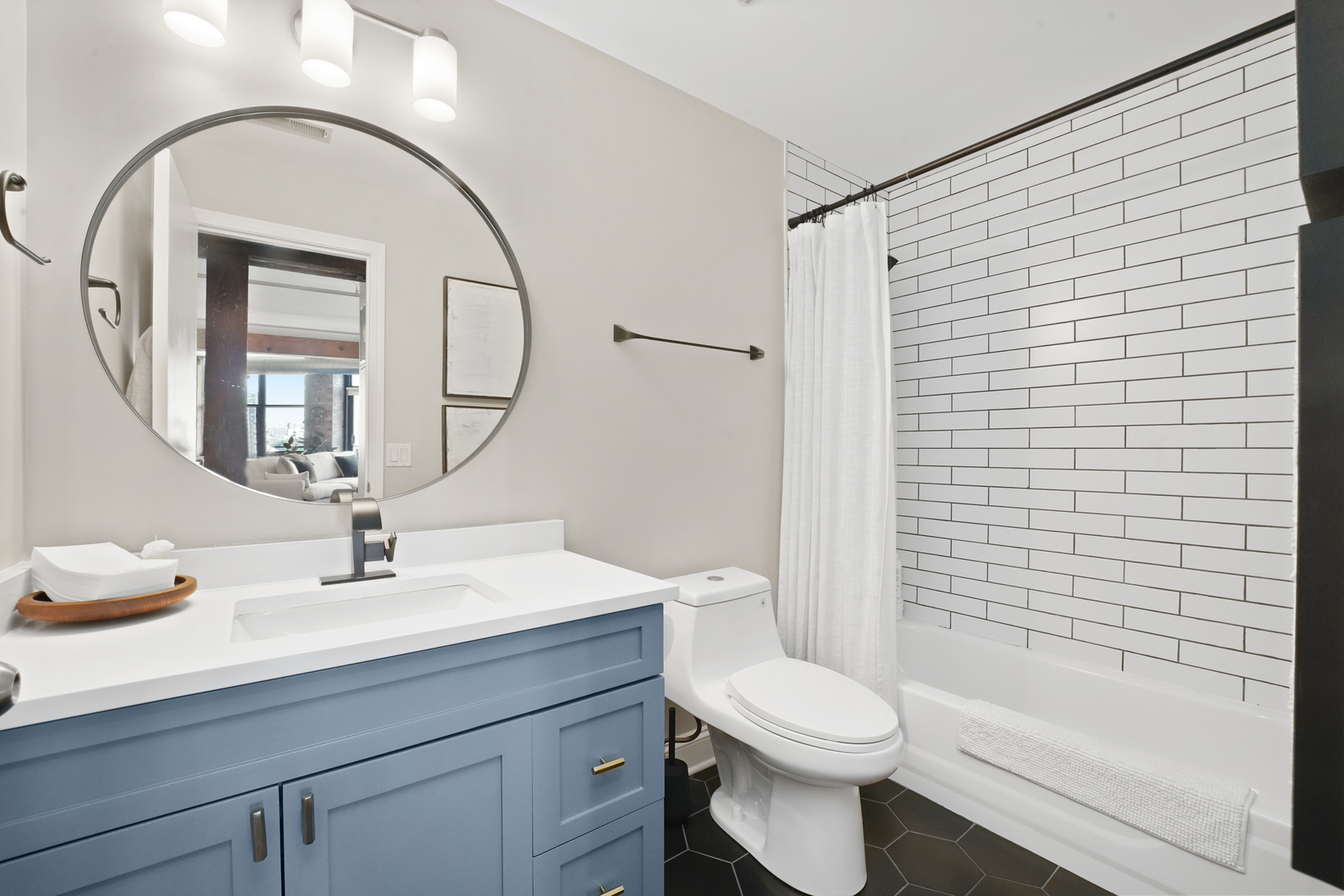 520 W Huron Street Unit: 420