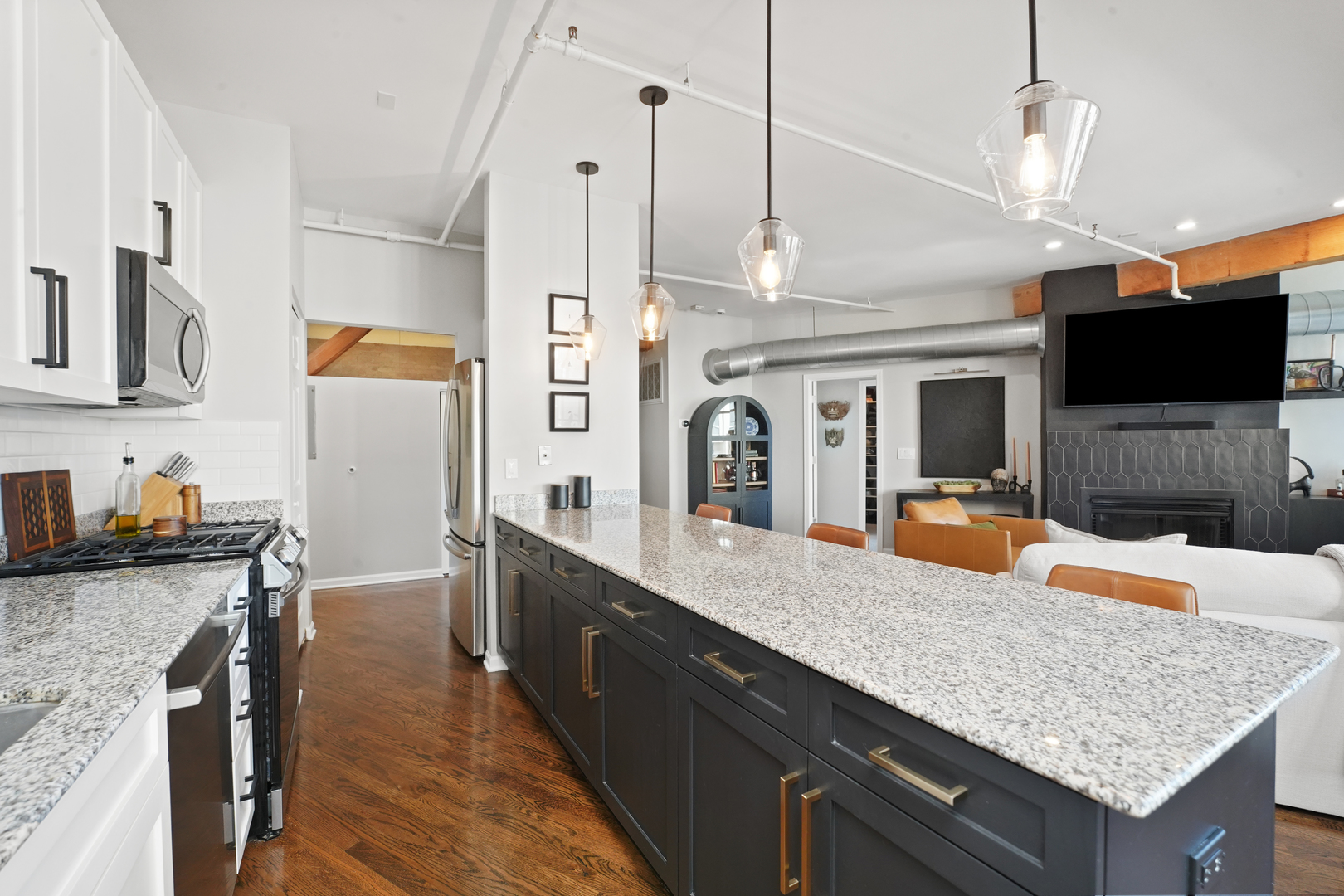 520 W Huron Street Unit: 420