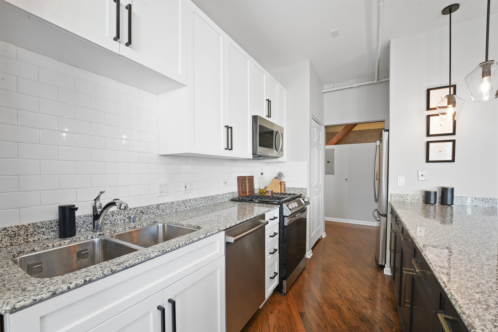520 W Huron Street Unit: 420