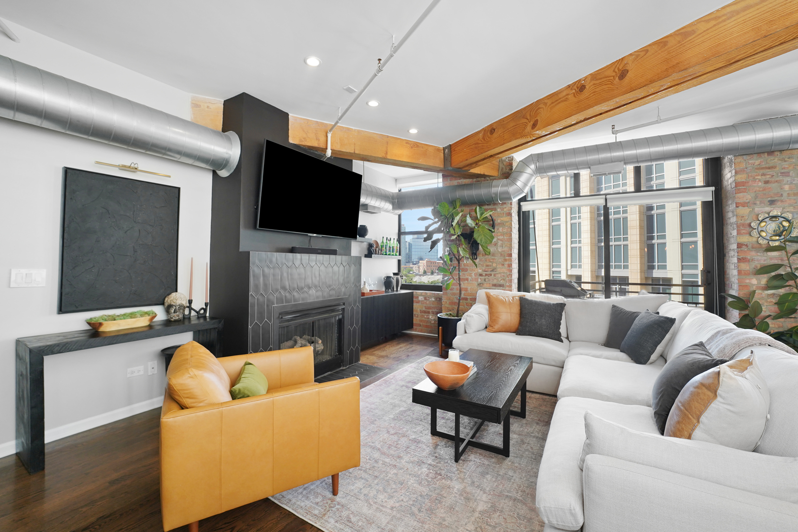 520 W Huron Street Unit: 420