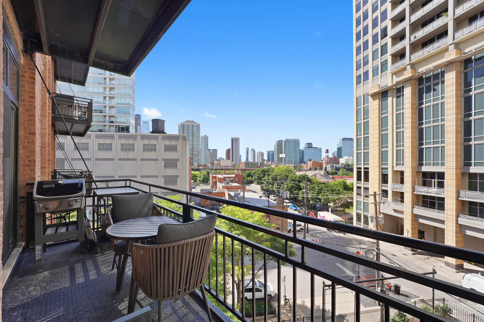 520 W Huron Street Unit: 420