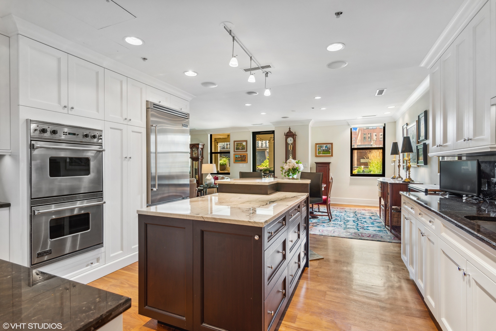 1155 N Dearborn Street Unit: 406