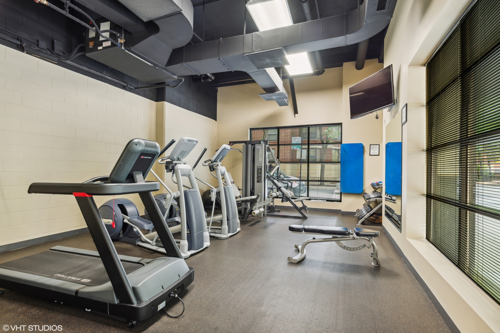 1155 N Dearborn Street Unit: 406