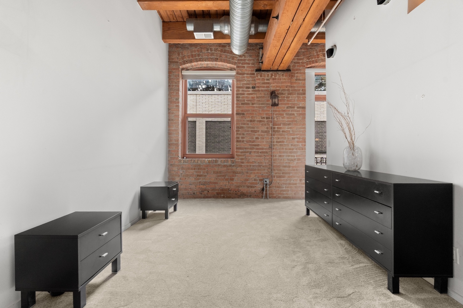 360 W Illinois Street Unit: 424