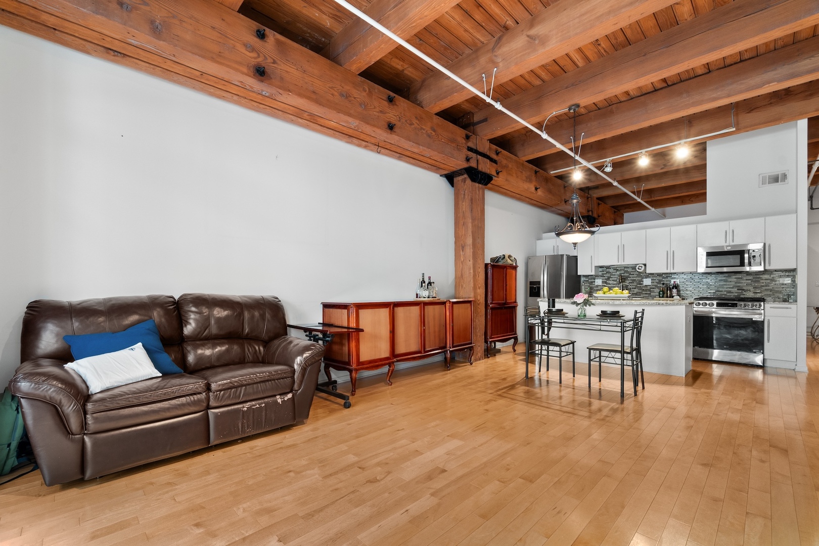 360 W Illinois Street Unit: 424