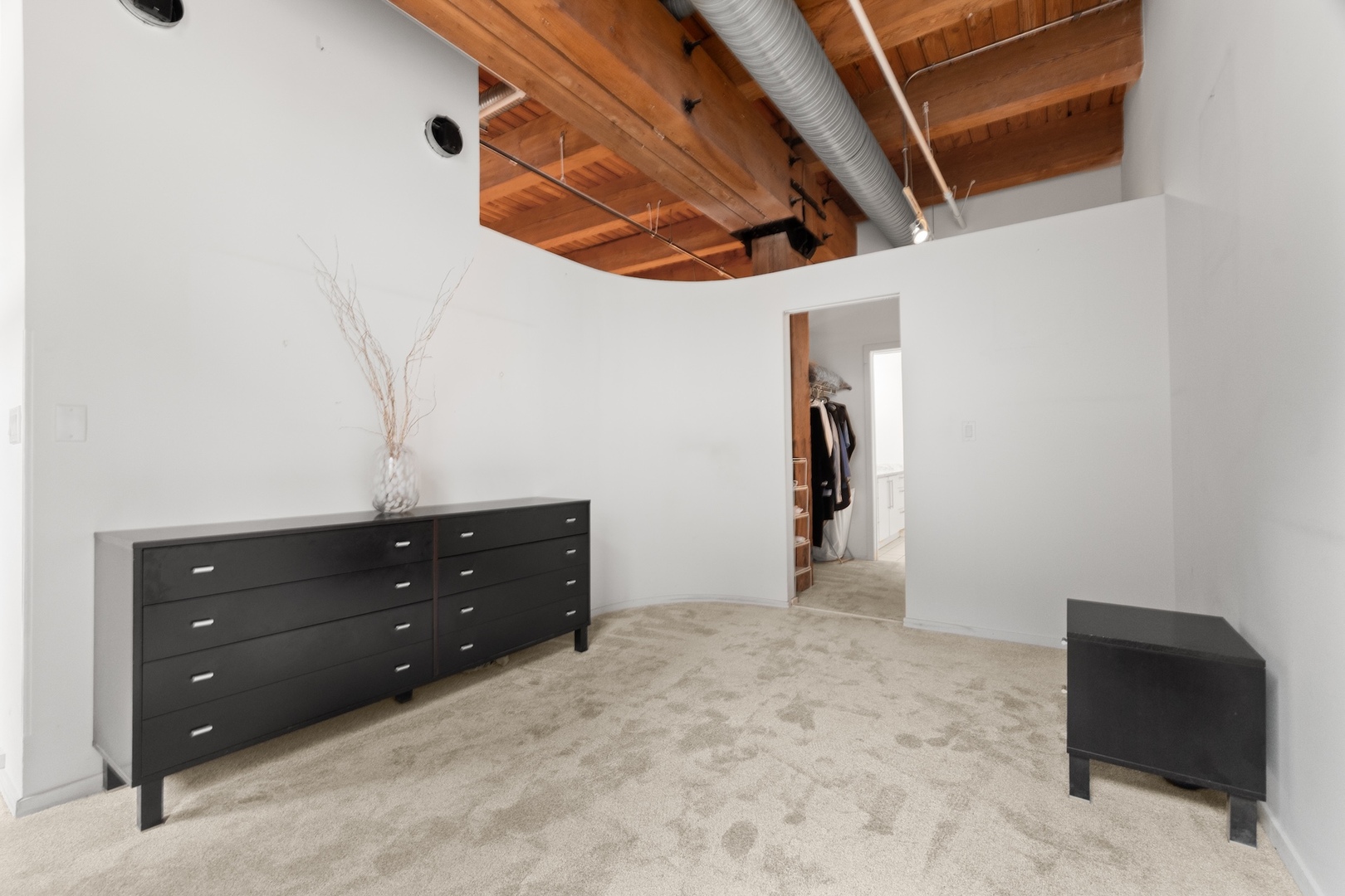 360 W Illinois Street Unit: 424