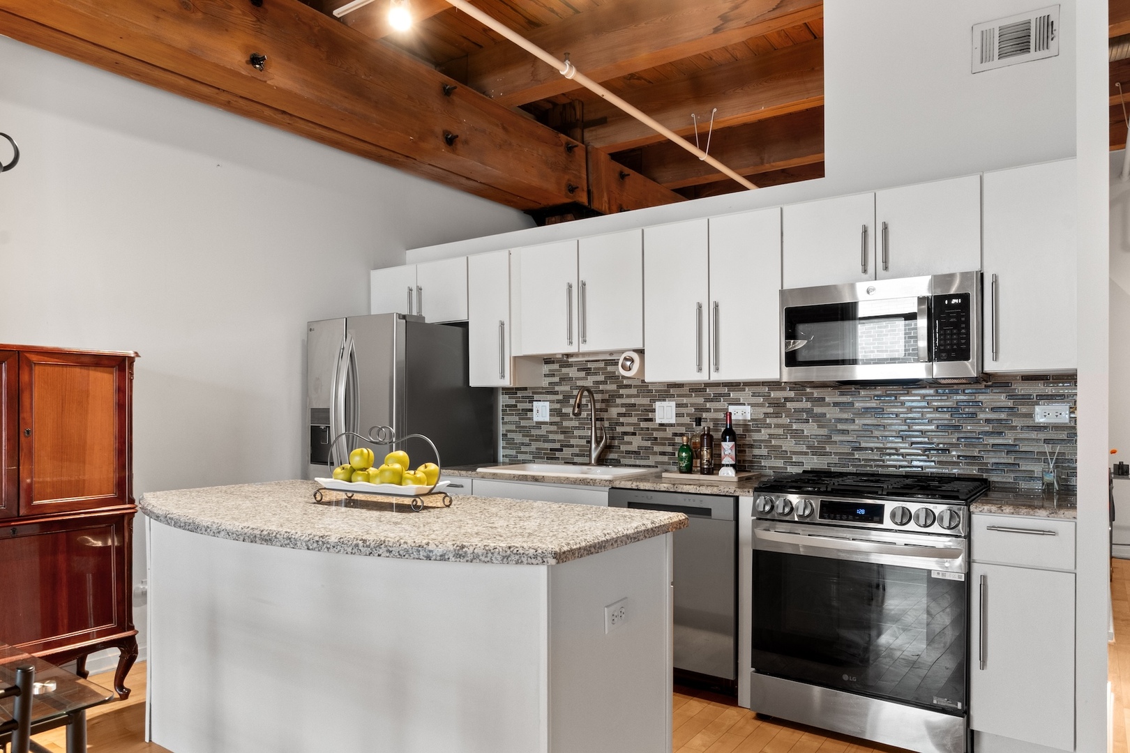 360 W Illinois Street Unit: 424