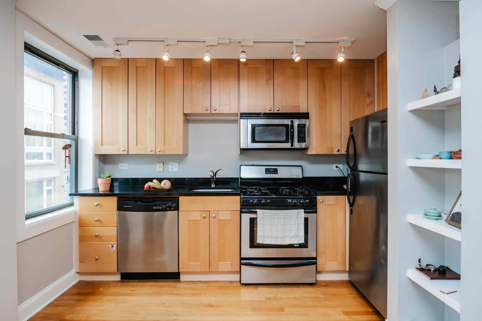 4144 N Sheridan Road Unit: 409