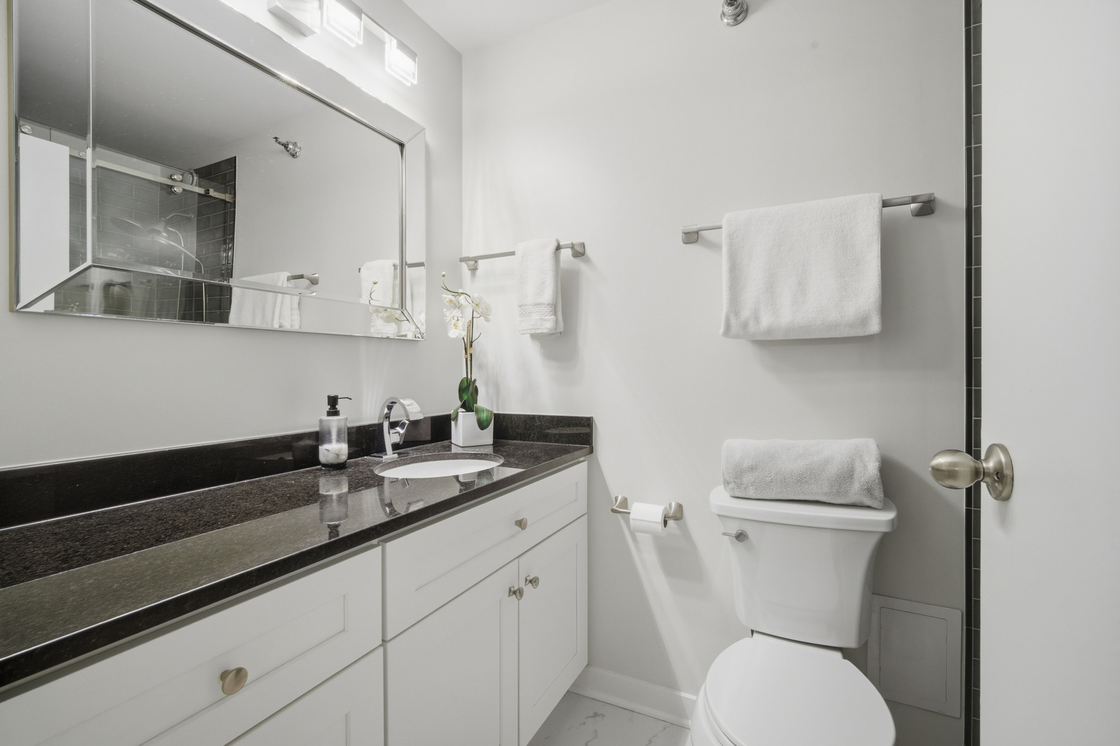 70 W Huron Street Unit: 607