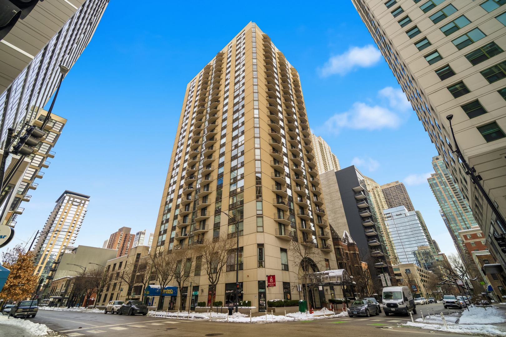 70 W Huron Street Unit: 607