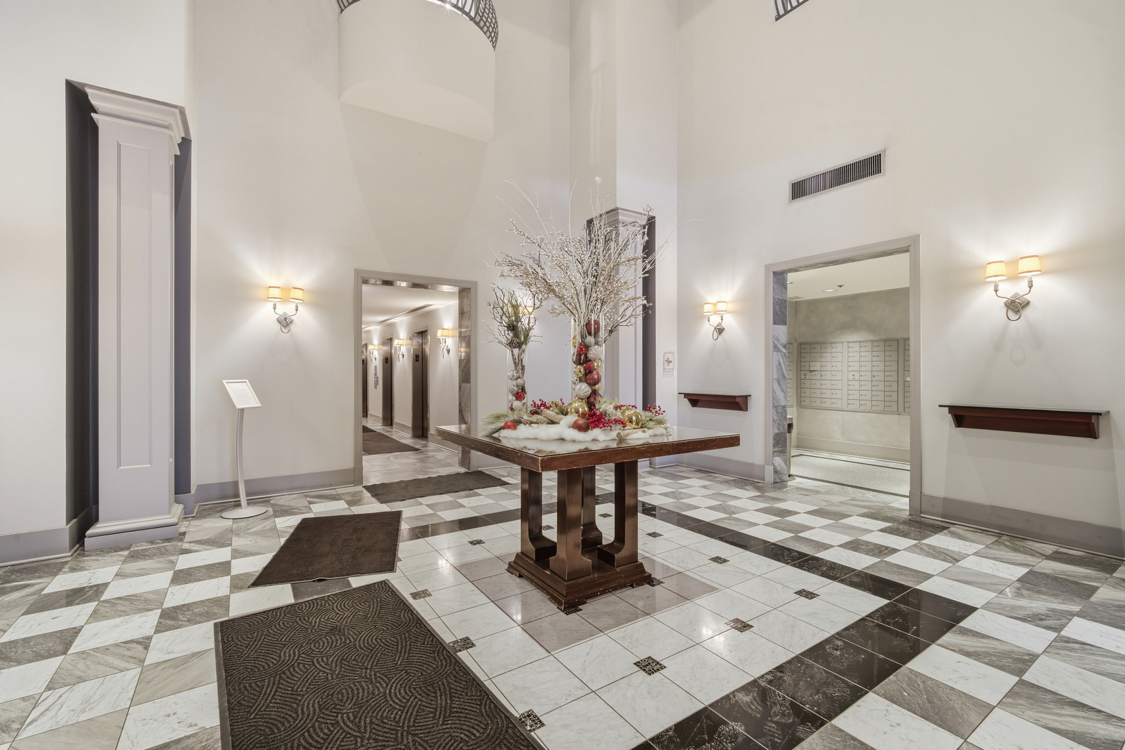 70 W Huron Street Unit: 607