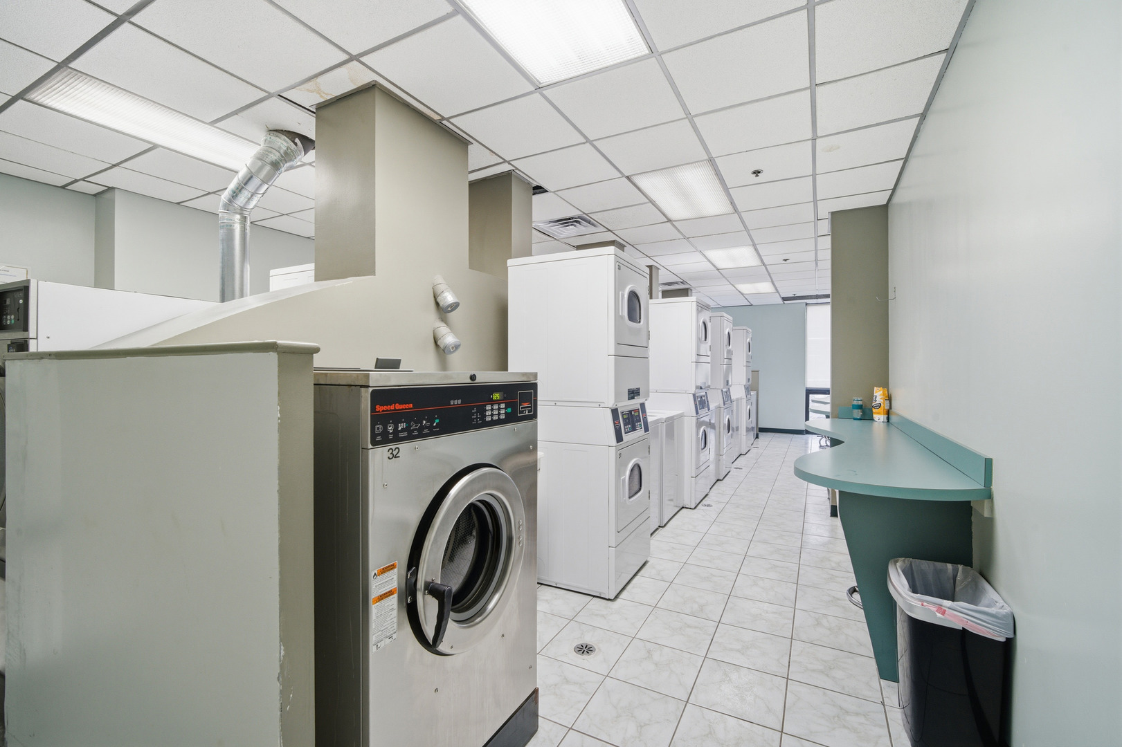 70 W Huron Street Unit: 607