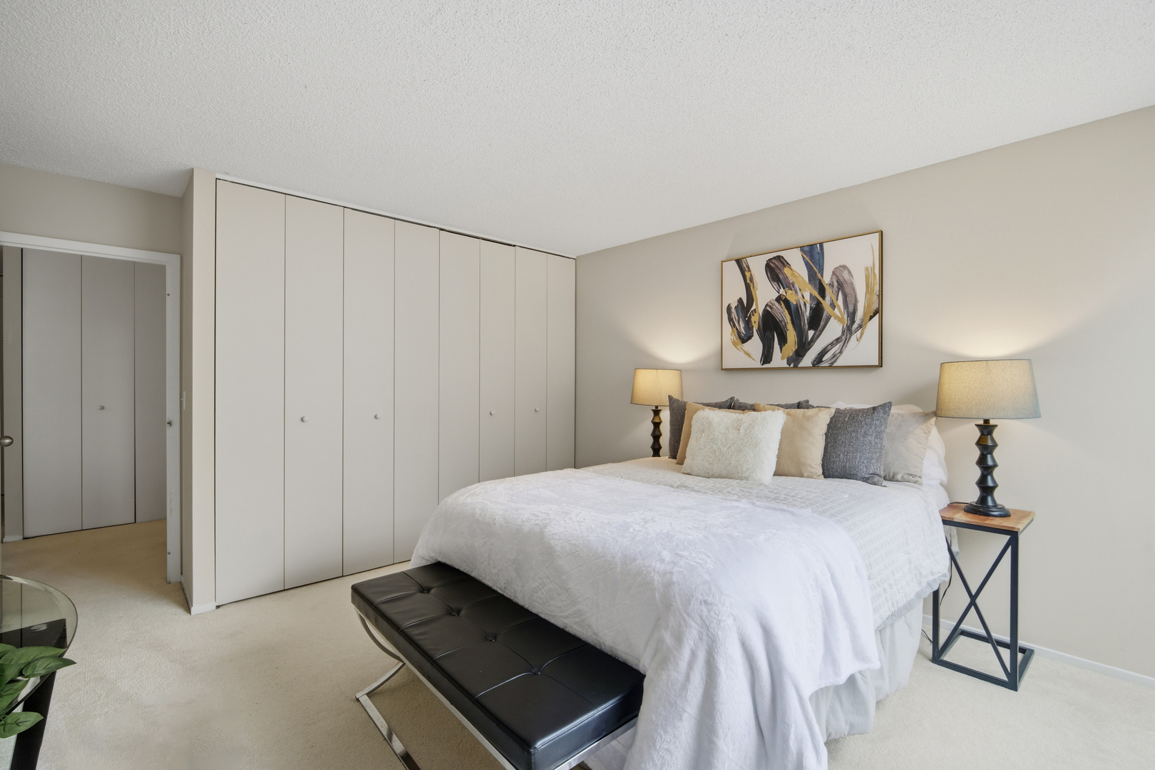 70 W Huron Street Unit: 607