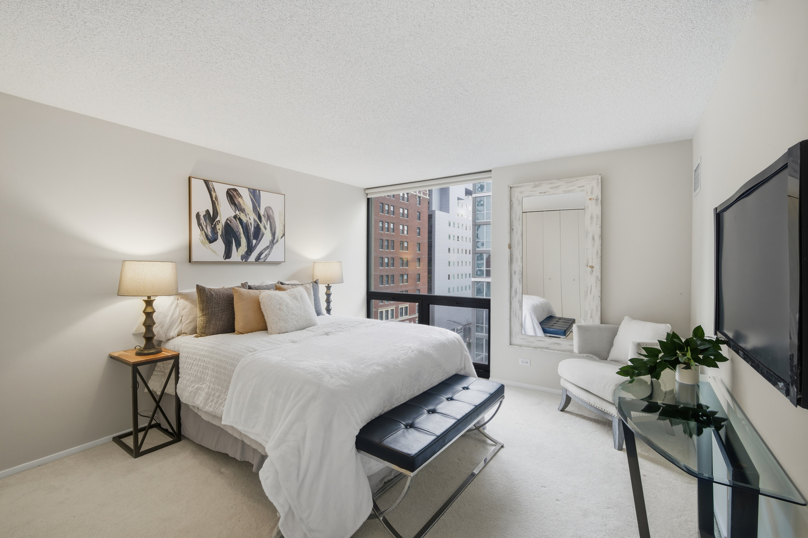 70 W Huron Street Unit: 607