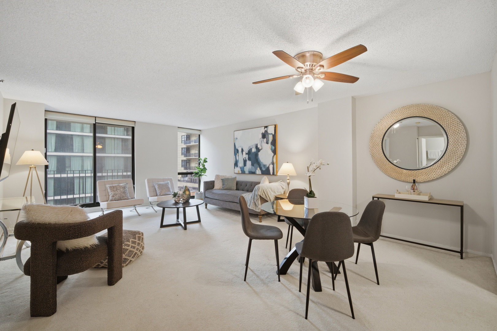 70 W Huron Street Unit: 607