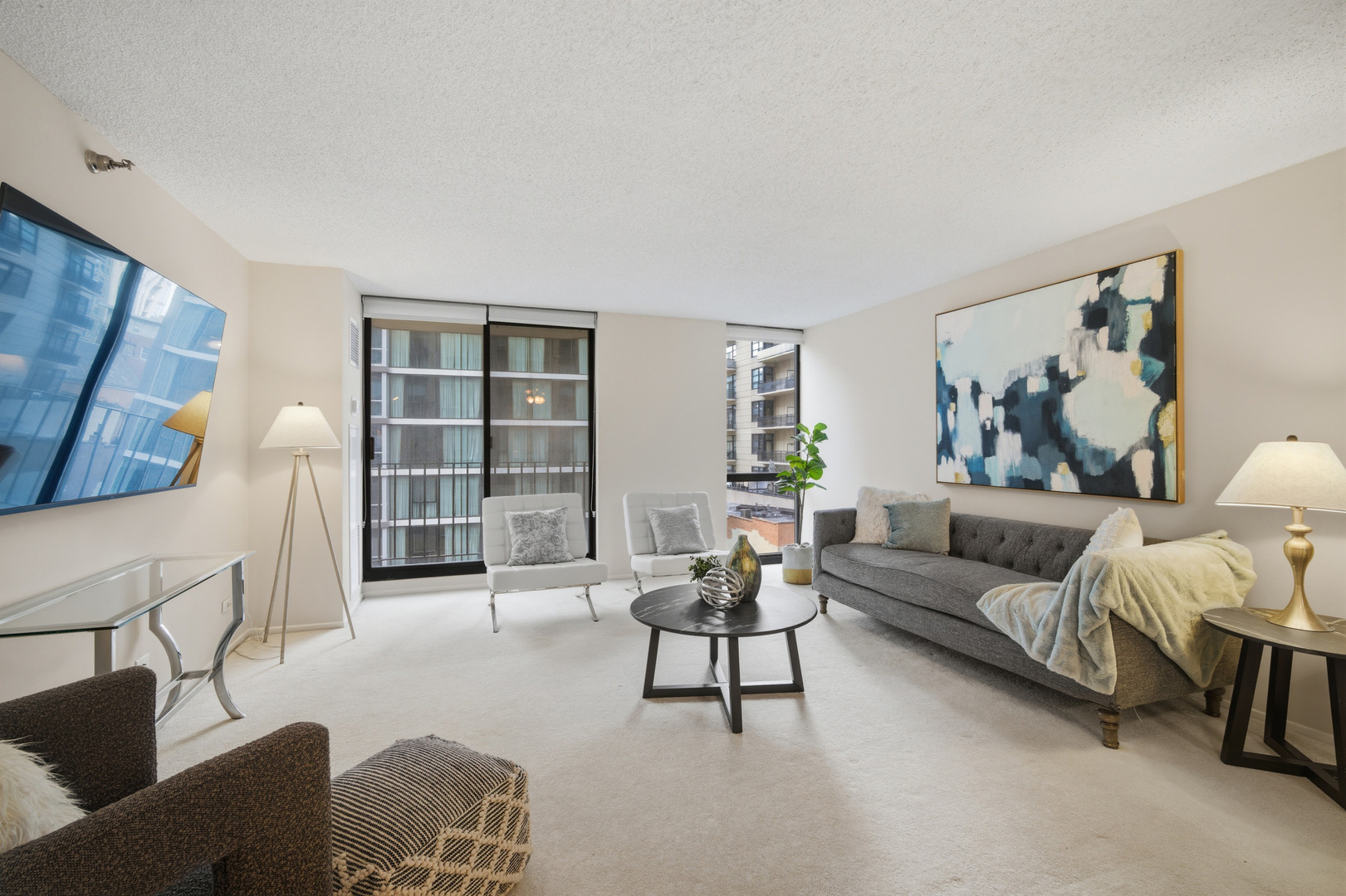 70 W Huron Street Unit: 607