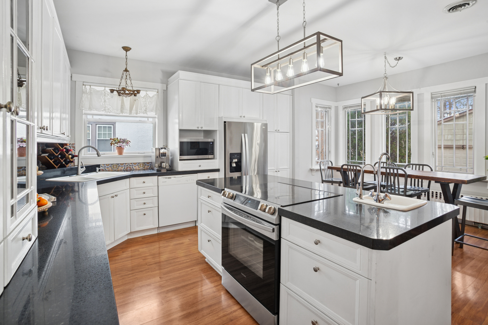 305 N Addison Avenue