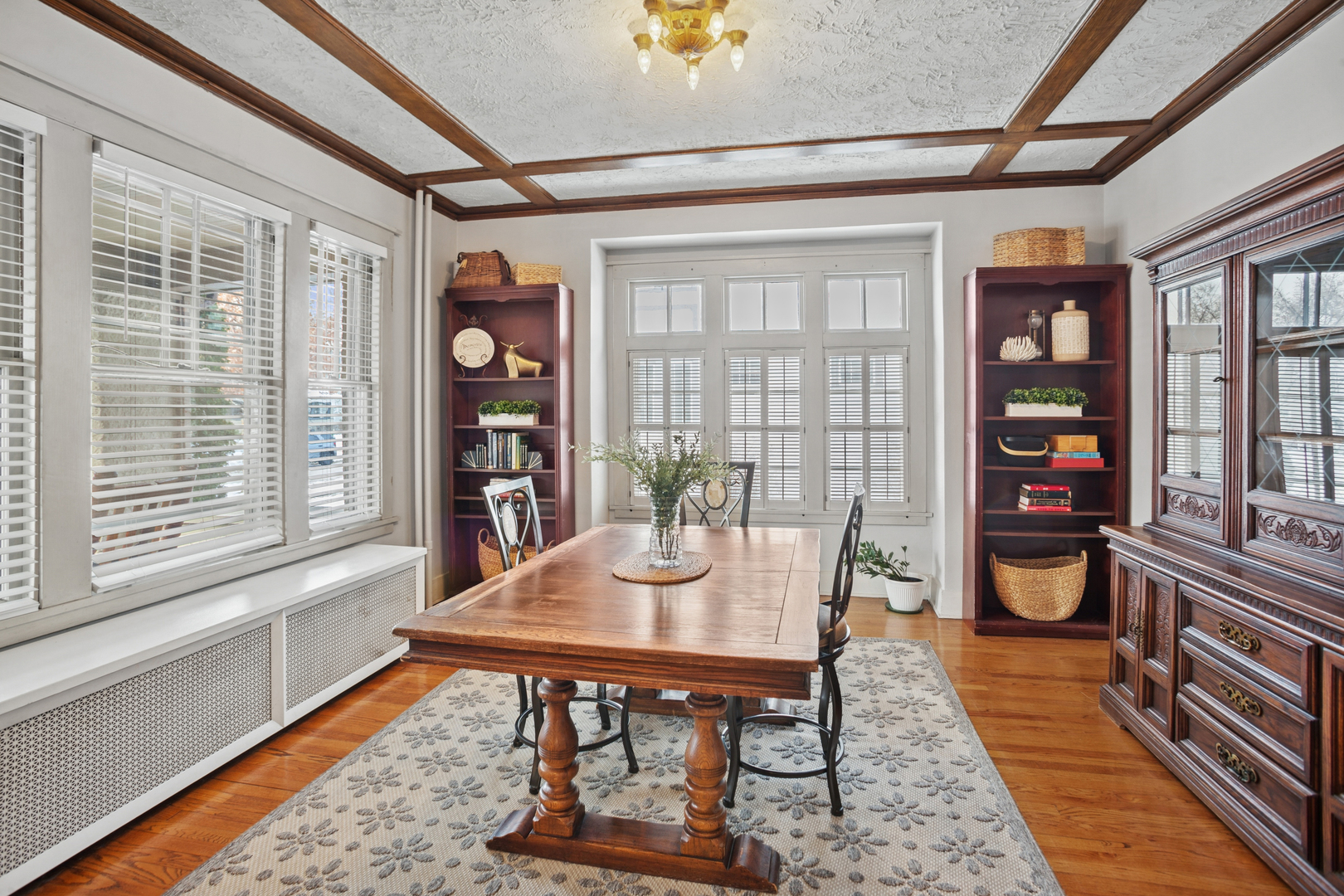 305 N Addison Avenue