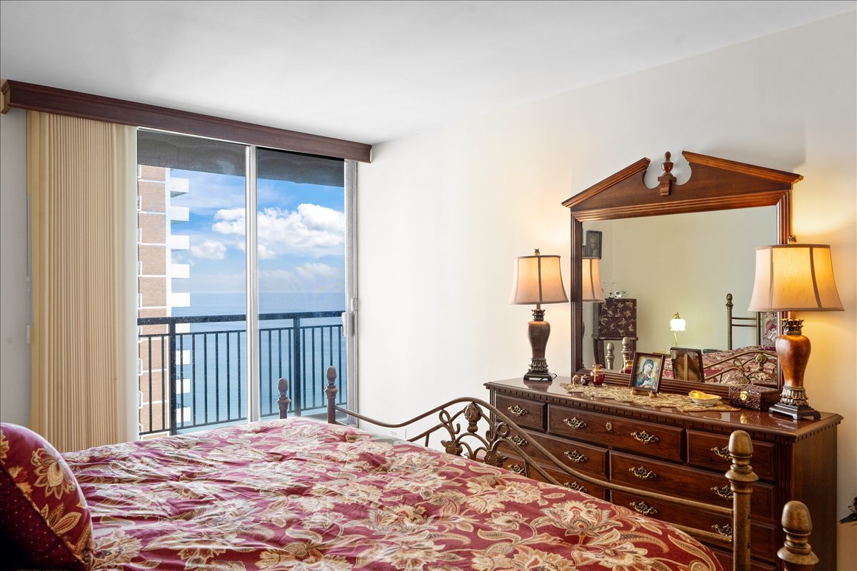 6007 N SHERIDAN Road Unit: 37B