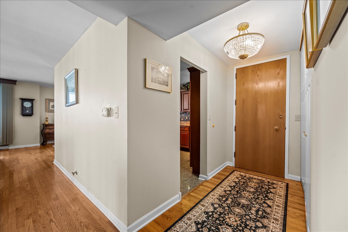 6007 N SHERIDAN Road Unit: 37B