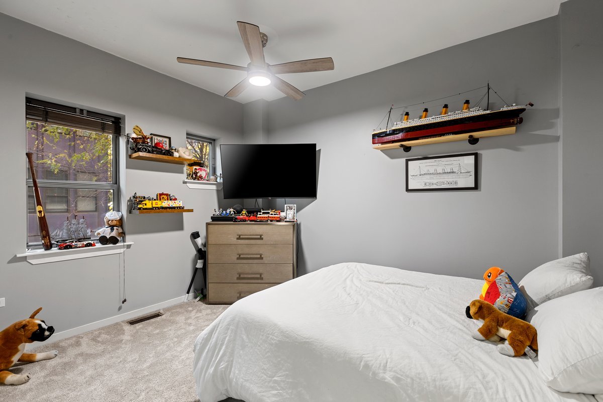 1159 N Hudson Avenue Unit: 6