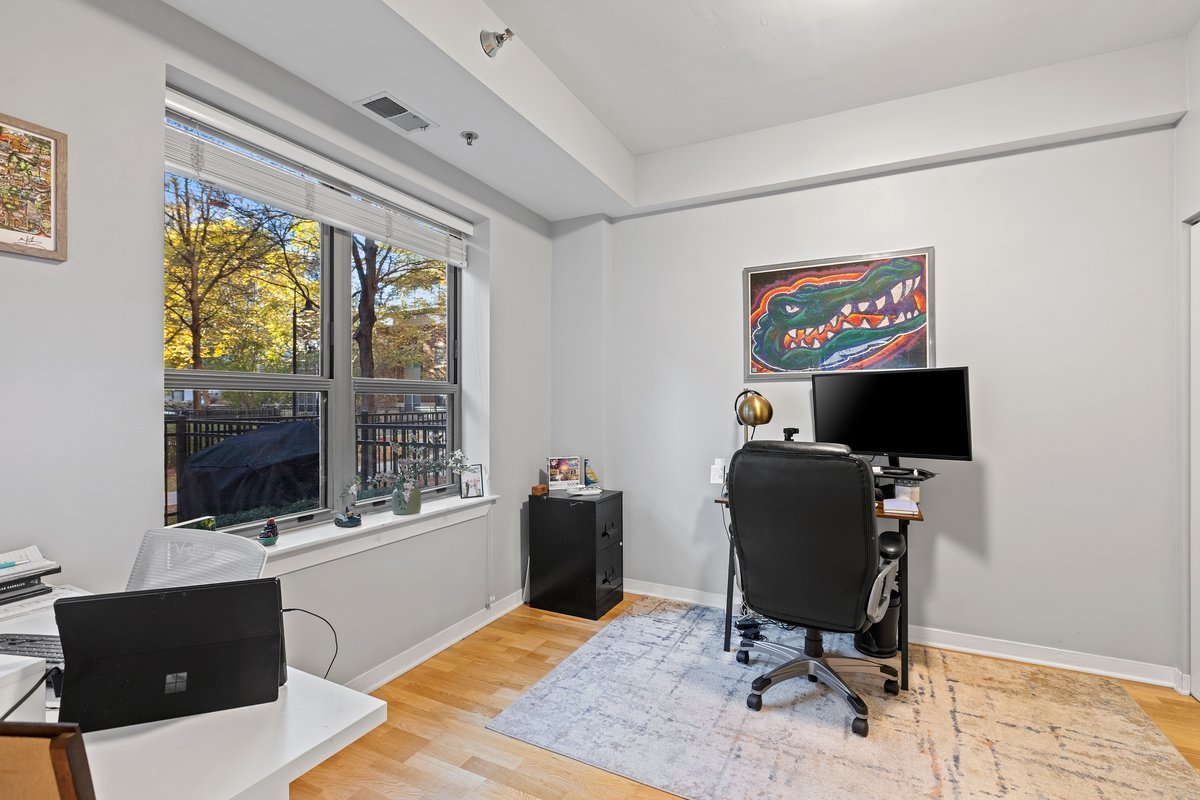 1159 N Hudson Avenue Unit: 6