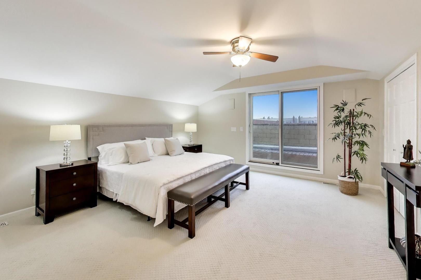 1312 W FLETCHER Street Unit: 3W