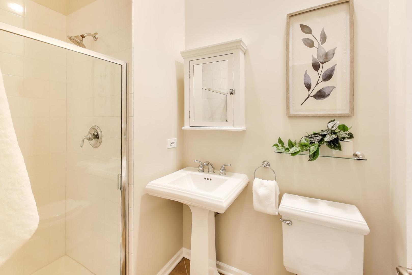 1312 W FLETCHER Street Unit: 3W