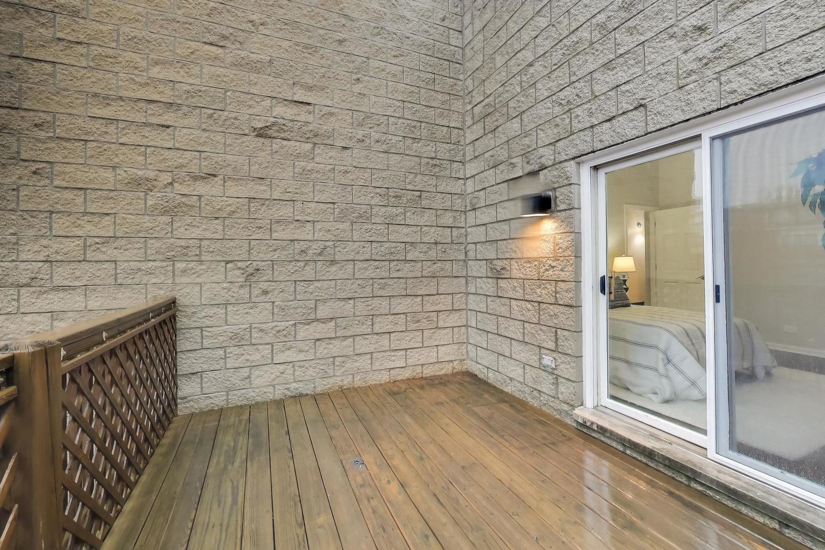 1312 W FLETCHER Street Unit: 3W