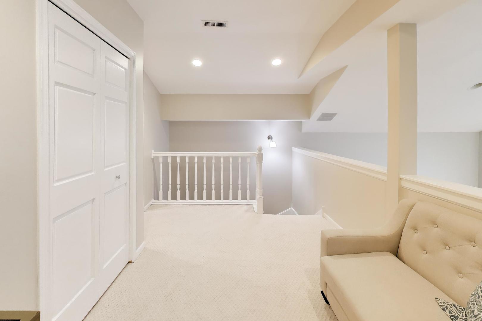 1312 W FLETCHER Street Unit: 3W