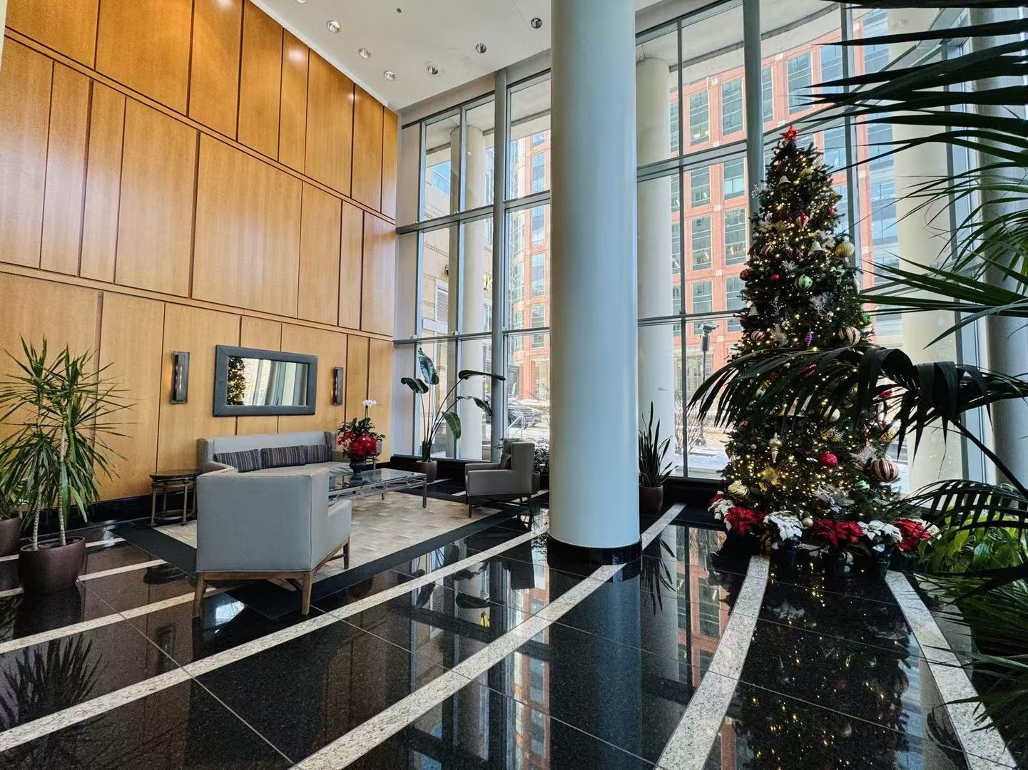 345 N LaSalle Drive Unit: 306