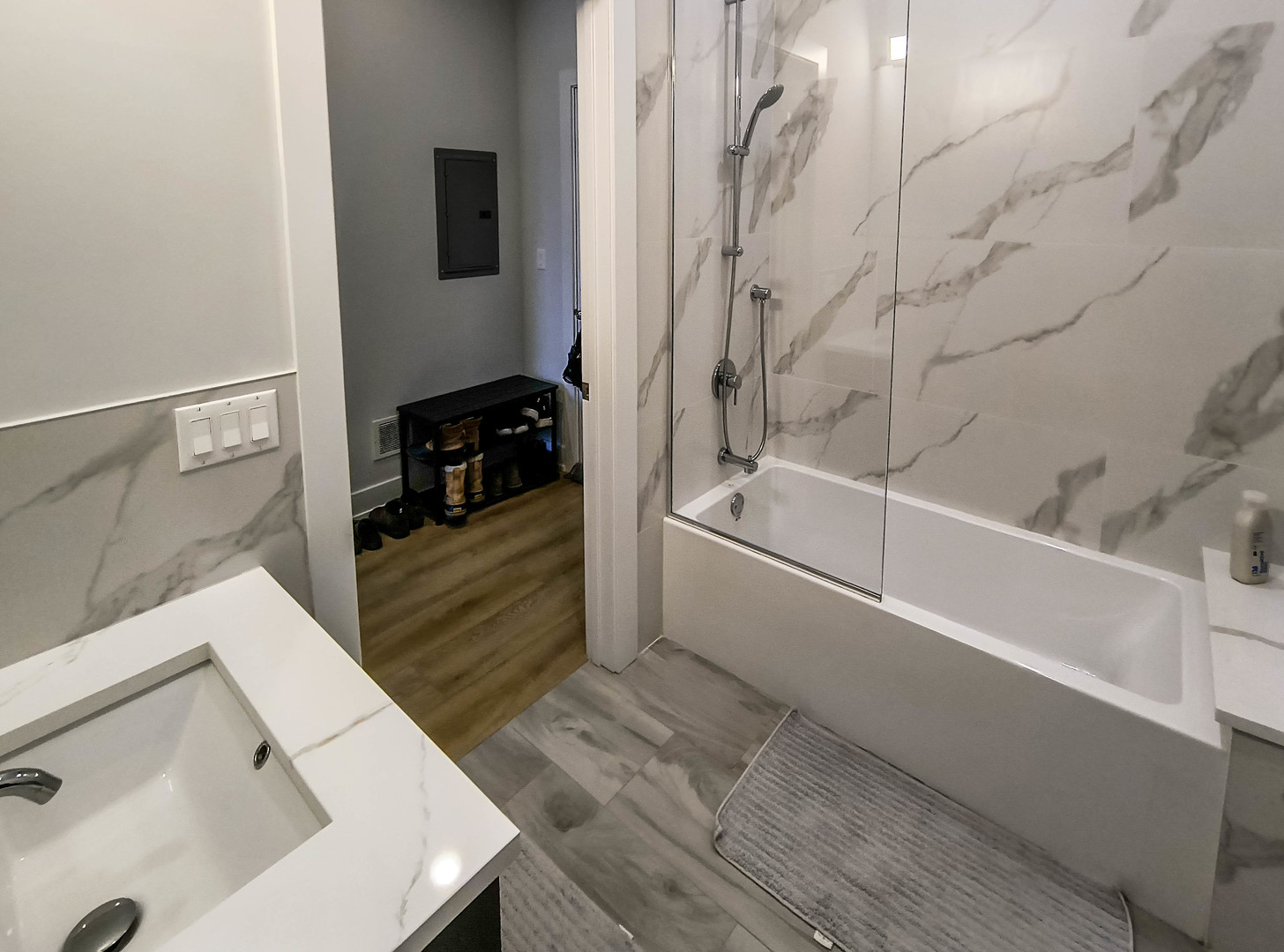 2924 W Medill Avenue Unit: 206