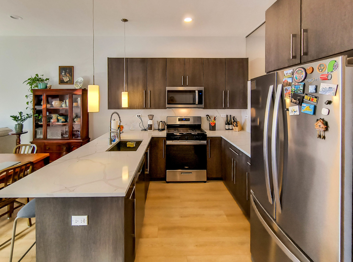 2924 W Medill Avenue Unit: 206