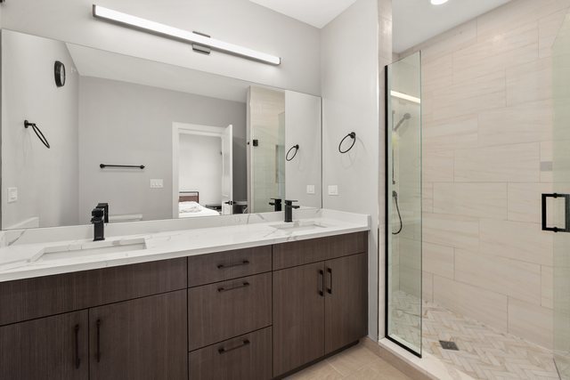 3227 S Stewart Avenue