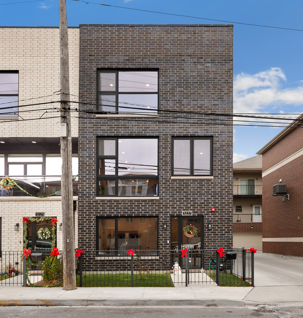 3227 S Stewart Avenue