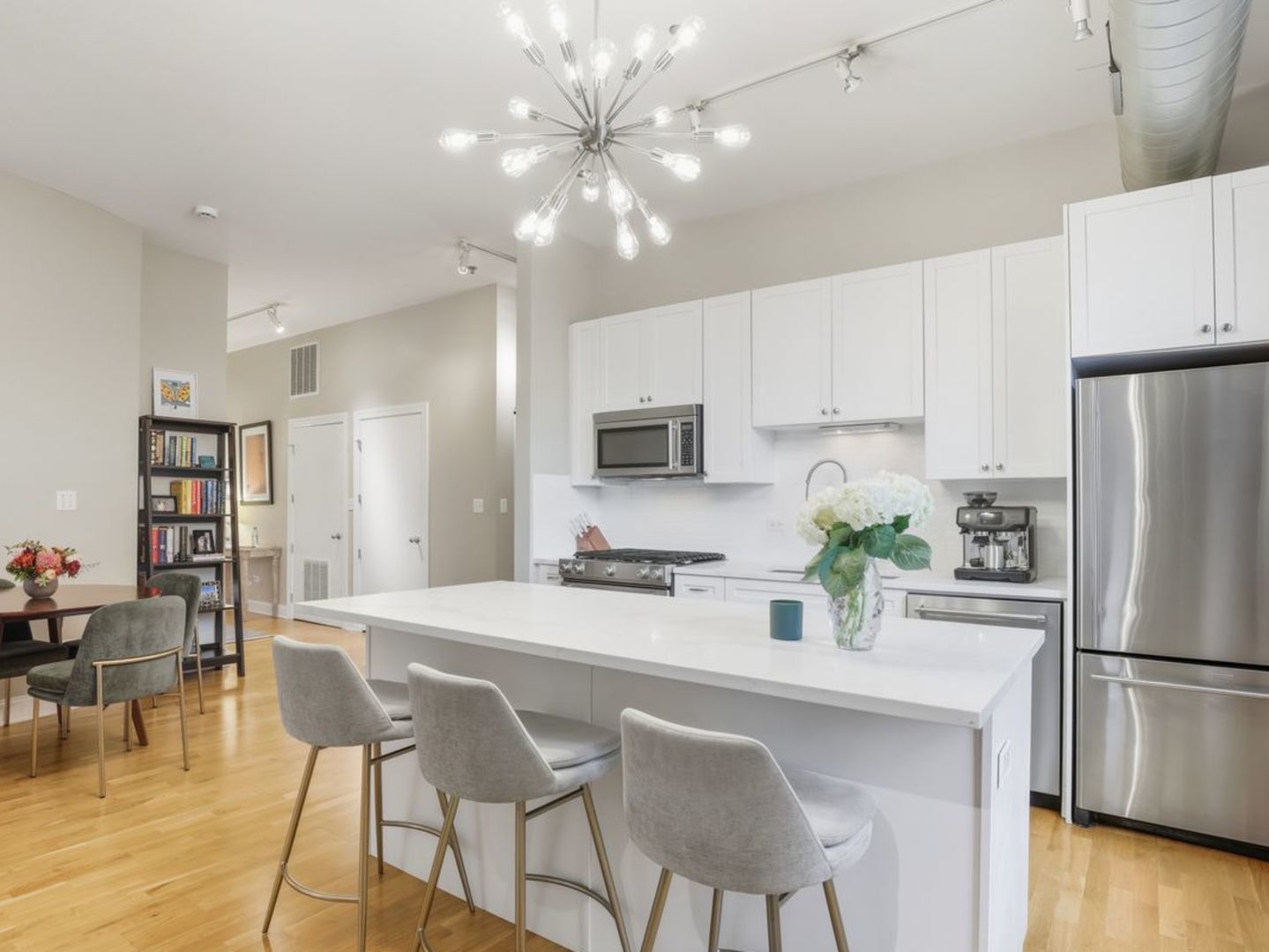 23 N Green Street Unit: 202