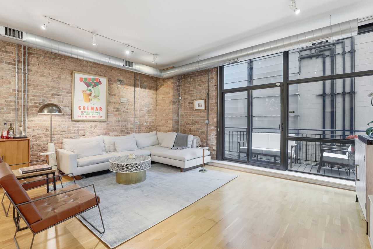 23 N Green Street Unit: 202