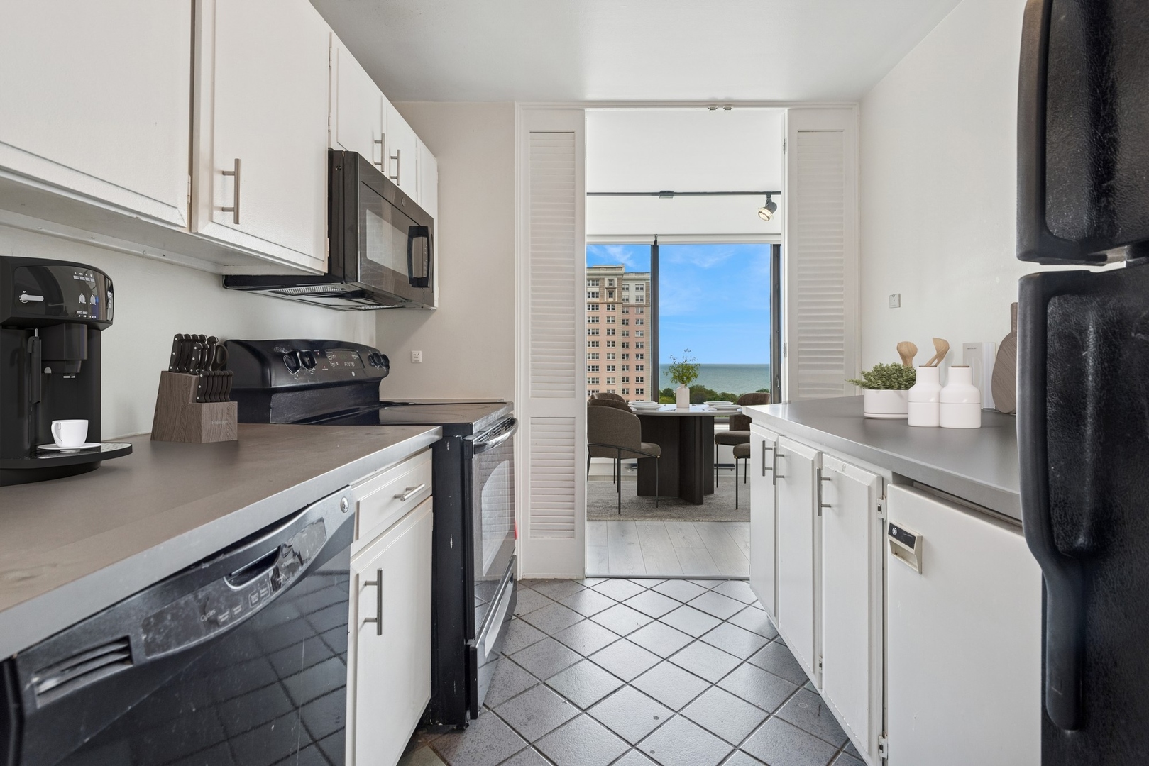 5455 N Sheridan Road Unit: 1601