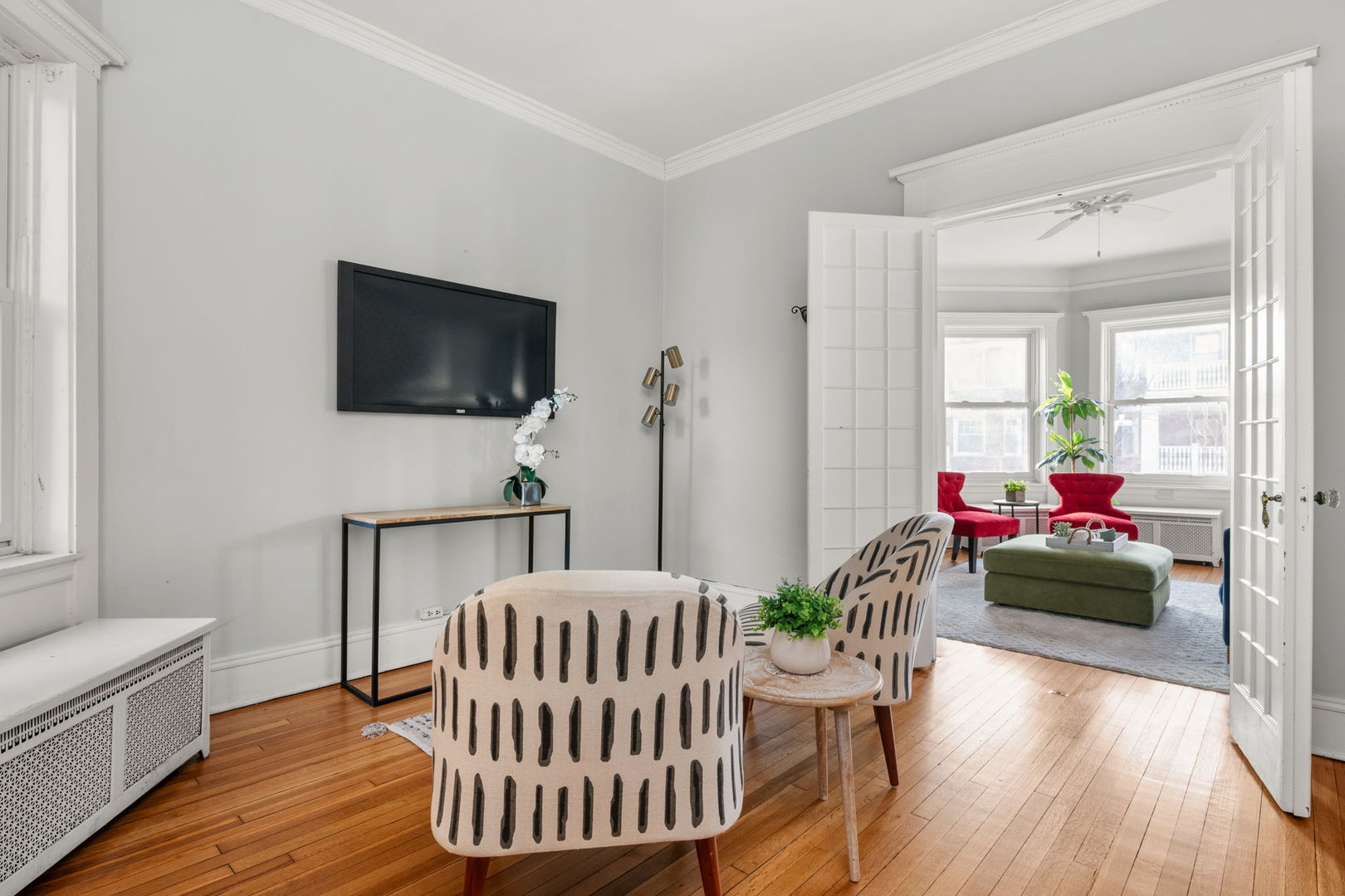 5707 S Blackstone Avenue Unit: 2