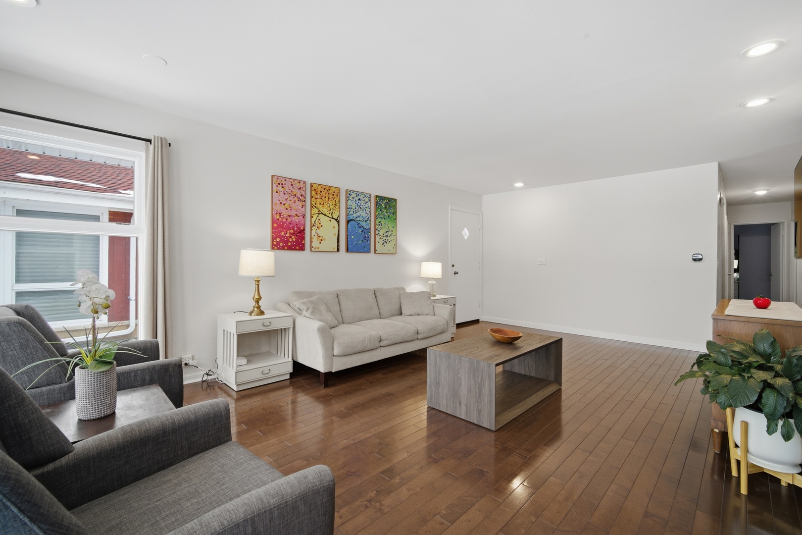 7531 N Karlov Avenue