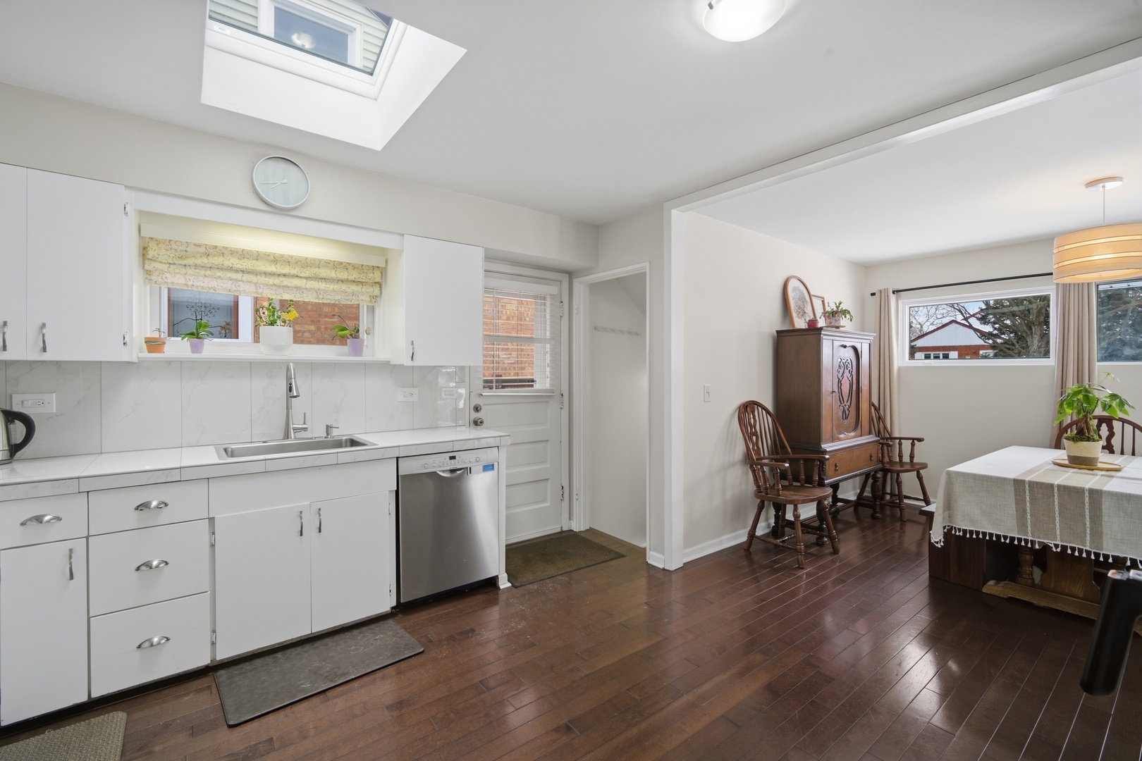 7531 N Karlov Avenue